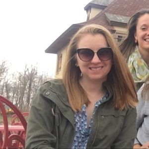 Meet your Posher, Steph